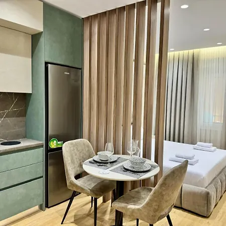 Otel E&r At Myslym Shyri Tiran