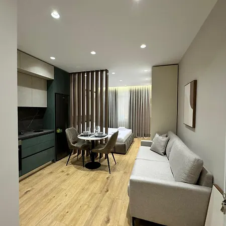 E&r At Myslym Shyri Hotel *