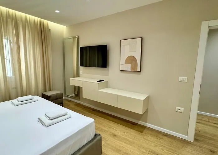 Hotel E&r At Myslym Shyri Tirana