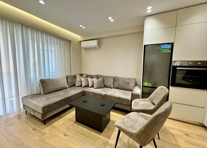 E&r At Myslym Shyri Hotel *