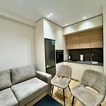 Hotell E&r At Myslym Shyri Tirana