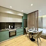 E&r At Myslym Shyri Hotell