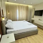 Hotell E&r At Myslym Shyri