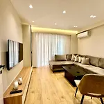 E&r At Myslym Shyri Hotell Tirana