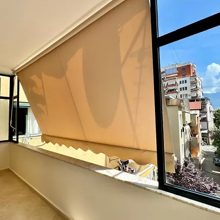 E&r At Myslym Shyri Hotell *