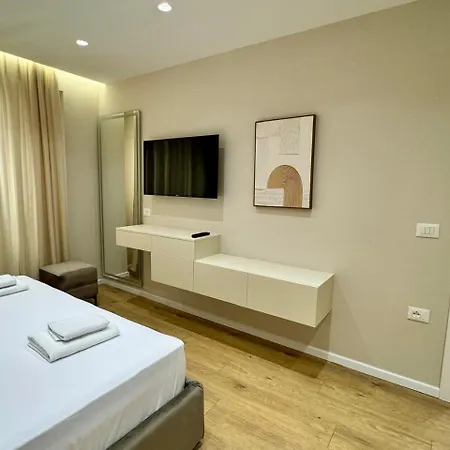 Hotell E&r At Myslym Shyri Tirana