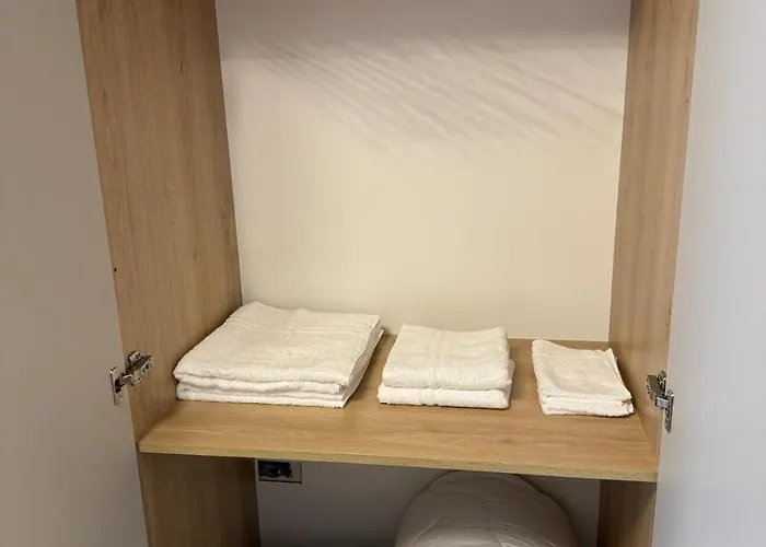 호텔 E&r At Myslym Shyri 티라나