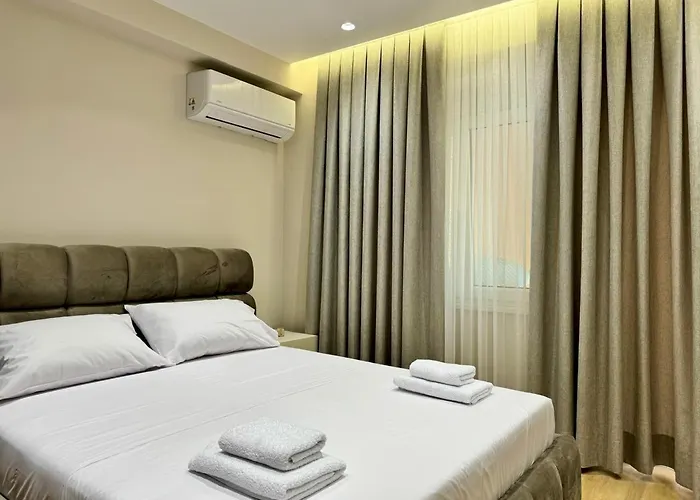 E&r At Myslym Shyri Hotel *