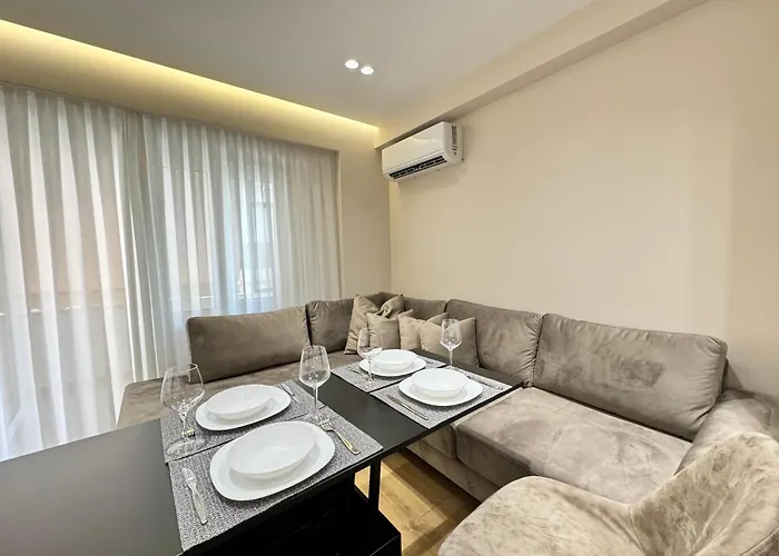 호텔 E&r At Myslym Shyri 티라나