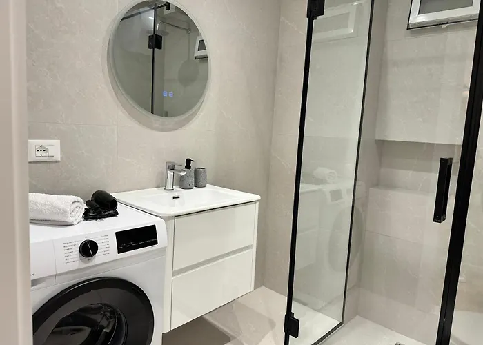 E&r At Myslym Shyri 티라나