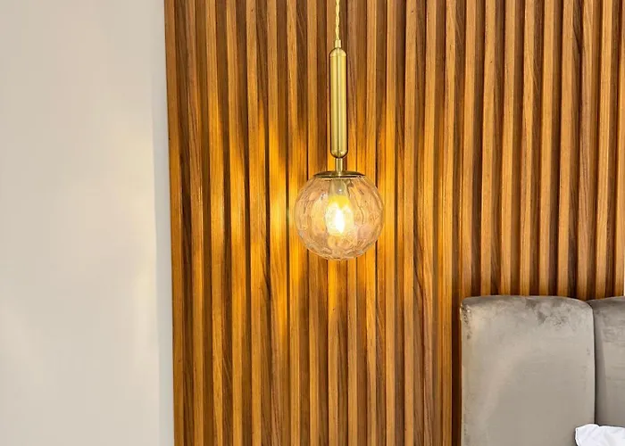 E&r At Myslym Shyri 티라나